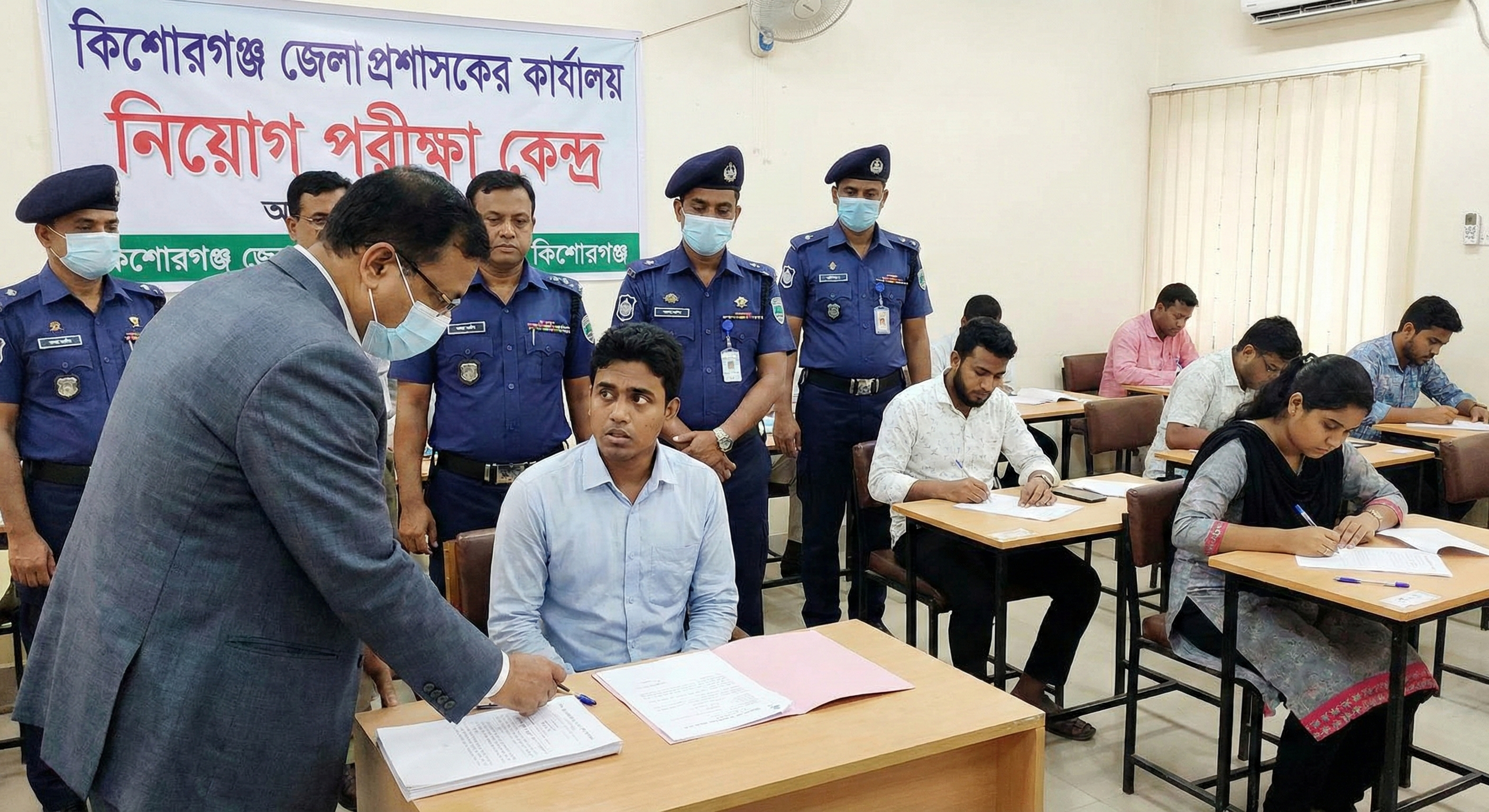 ডিসি অফিসে নিয়োগে প্রক্সিকাণ্ড: ভাইভায় ধরা খেলেন ৯ জন